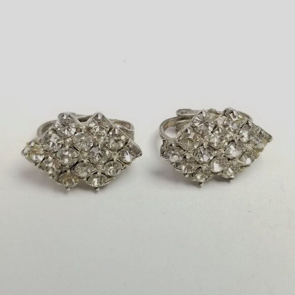 Vintage Sparkly Rhinestone Cluster Clip On Earrings, Retro Silver Tone Estate - Picture 2 of 6